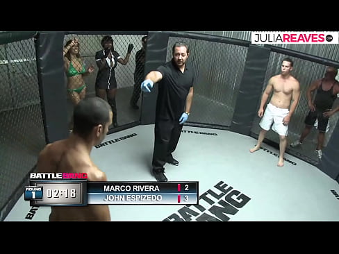 ❤️ Ultimate Fighter rast piştî şerekî di rîngê de keçikek jimare dike Super porno li me