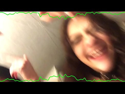 ❤️ Du pantikên hestyarî yên brunette yên seksî, keçikek quirky bastûr dimînin Super porno li me