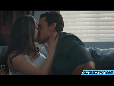 ❤️ Cinsê romantîk bi diya xwe ya baş Super porno li me